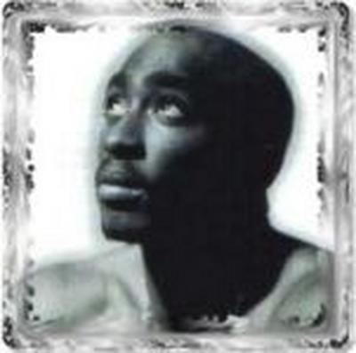 c est le grand maitre tupac...